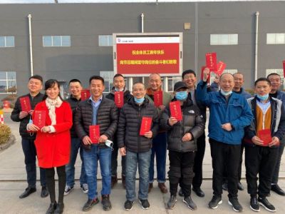 就地过年，，，，，，坚守岗位，，，，，，致敬最美斗争者 尊龙凯时医药 今天