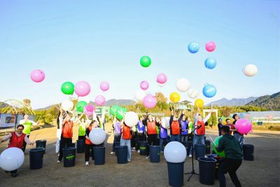 奔向蓝天白云，，，，，聚力有你有我！